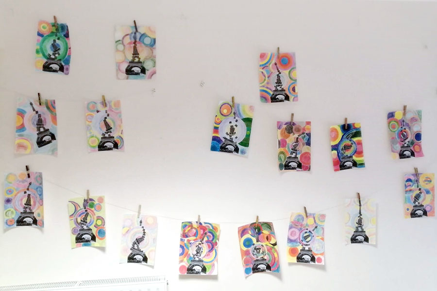 Tour Eiffel déformée inspirée des oeuvres de Robert Delaunay